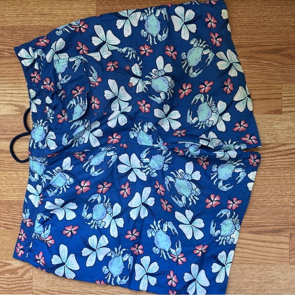 Vineyard Vines Swim trunks - Picture 3 of 6